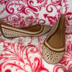 Tan flats women’s size 5.5